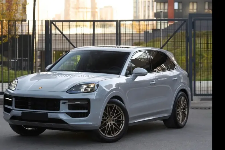 Porsche Cayenne din 2024 cu 17.700 km - oferta POR122361 - foto 3