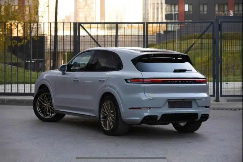 Porsche Cayenne din 2024 cu 17.700 km - oferta POR122361 - foto 6