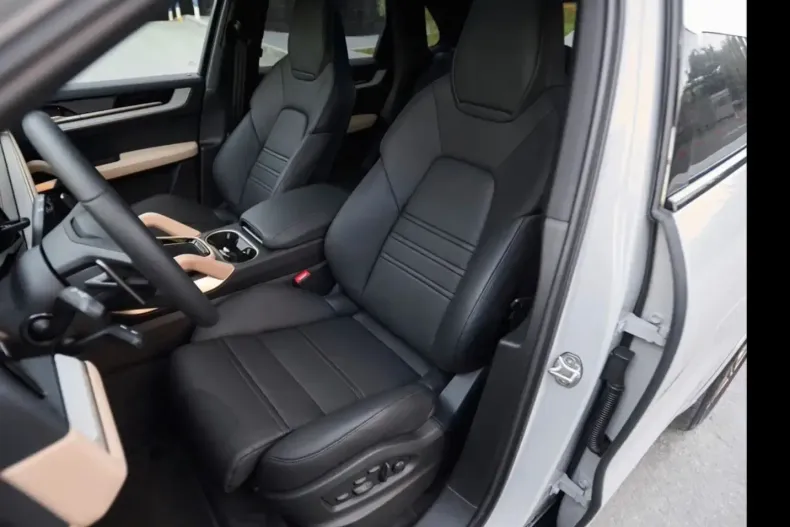 Porsche Cayenne din 2024 cu 17.700 km - oferta POR122361 - foto 7