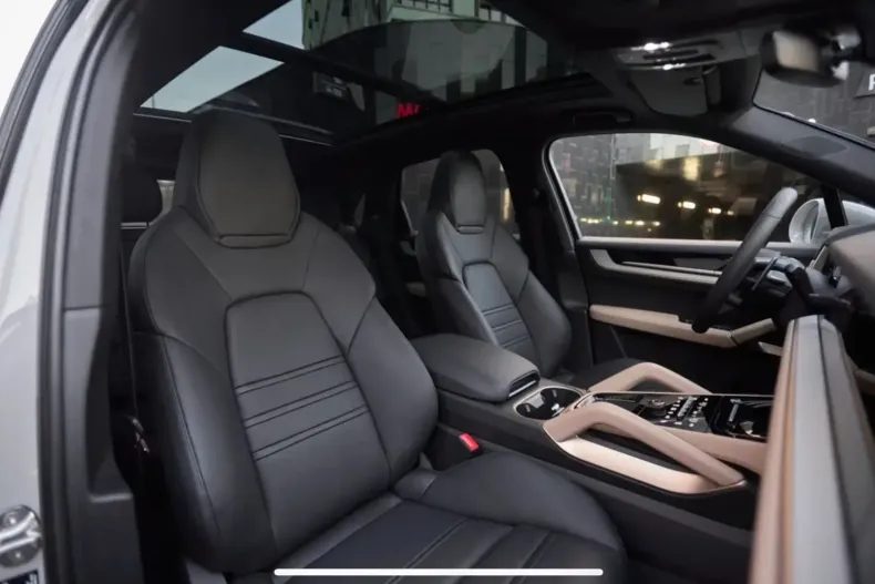 Porsche Cayenne din 2024 cu 17.700 km - oferta POR122361 - foto 9