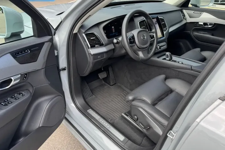 Volvo XC90 din 2023 cu 34.000 km - oferta VOL122395 - foto 7