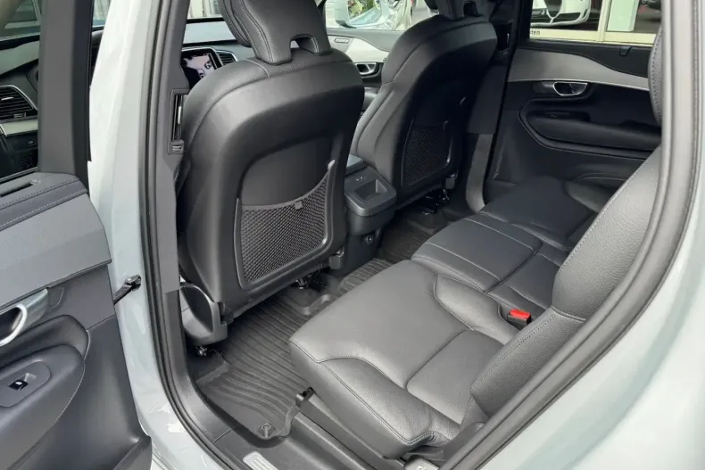 Volvo XC90 din 2023 cu 34.000 km - oferta VOL122395 - foto 8