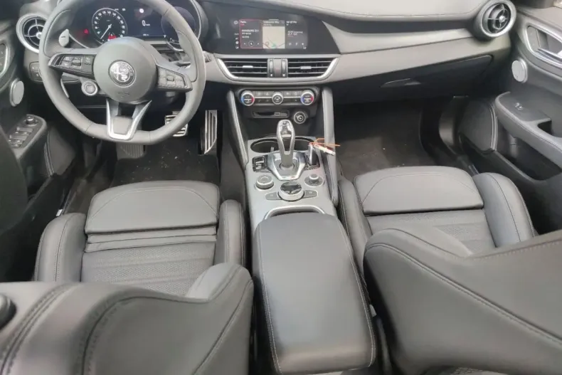 Alfa Romeo Giulia din 2024 cu 5.350 km - oferta ALF122423 - foto 8