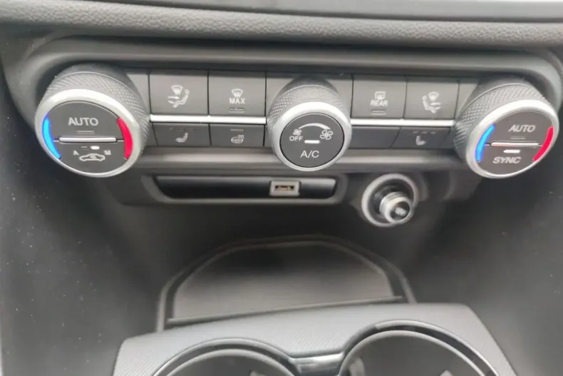 Alfa Romeo Giulia din 2024 cu 5.350 km - oferta ALF122423 - foto 18