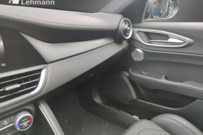 Alfa Romeo Giulia din 2024 cu 5.350 km - oferta ALF122423 - foto 21