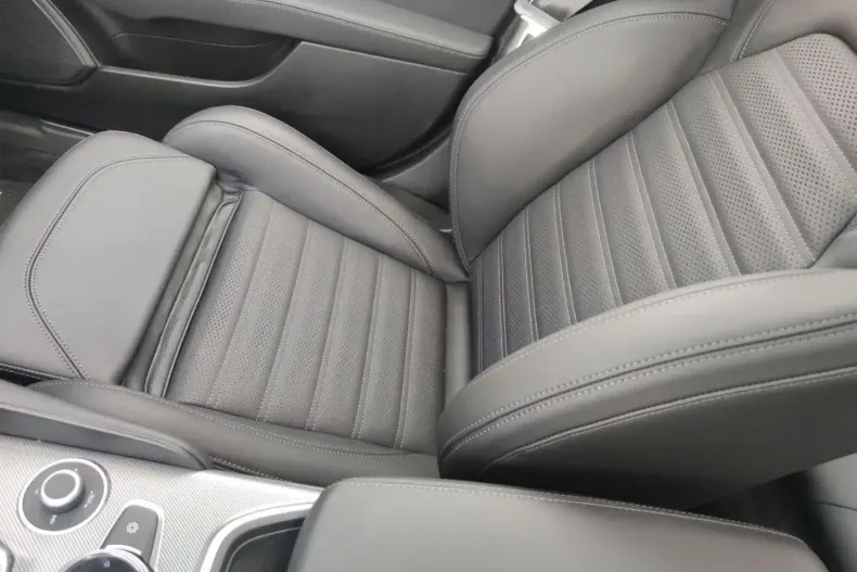 Alfa Romeo Giulia din 2024 cu 5.350 km - oferta ALF122423 - foto 22