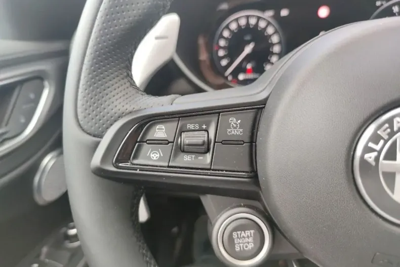 Alfa Romeo Giulia din 2024 cu 5.350 km - oferta ALF122423 - foto 24