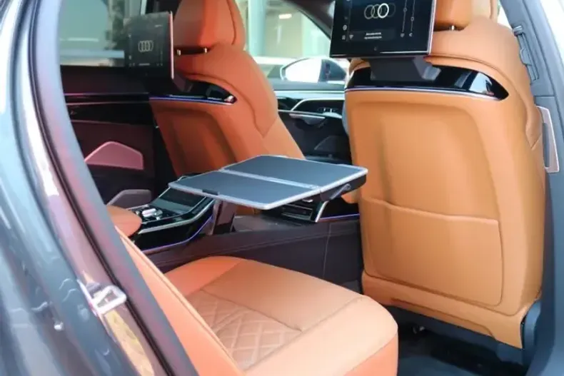 Audi A8 din 2023 cu 49.350 km - oferta AUD122433 - foto 16