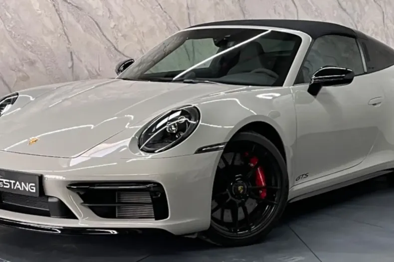 Porsche 911 din 2023 cu 6.000 km - oferta POR122448 - foto 1