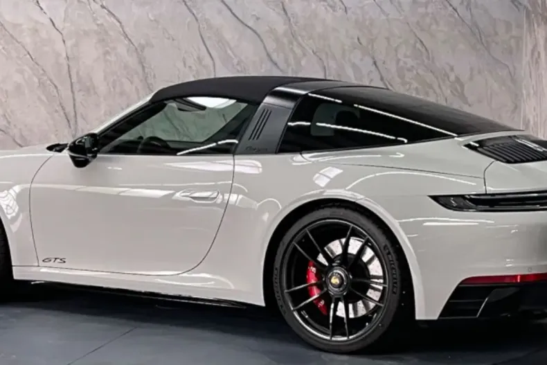 Porsche 911 din 2023 cu 6.000 km - oferta POR122448 - foto 4