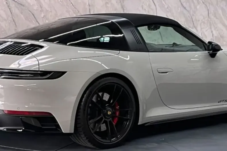 Porsche 911 din 2023 cu 6.000 km - oferta POR122448 - foto 6