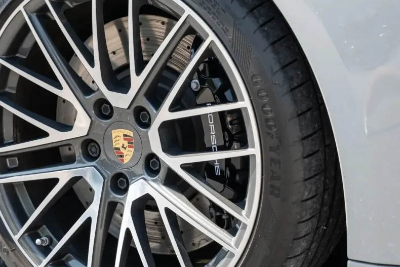 Porsche 992 din 2024 cu 8.100 km - oferta POR122464 - foto 17