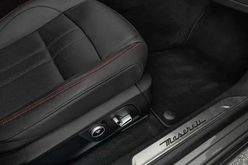 Maserati Levante din 2023 cu 54.900 km - oferta MAS122491 - foto 18