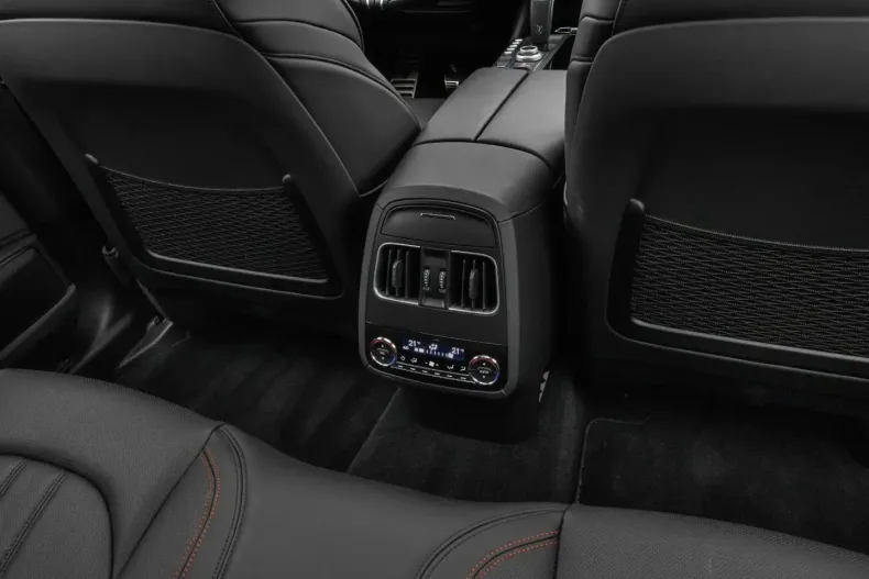 Maserati Levante din 2023 cu 54.900 km - oferta MAS122491 - foto 23