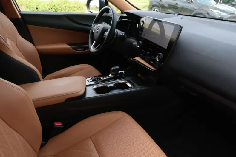 Lexus NX 450h din 2022 cu 73.250 km - oferta LEX122516 - foto 14