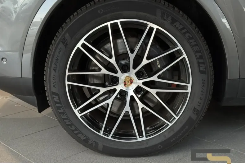 Porsche Cayenne din 2024 cu 8.919 km - oferta POR122519 - foto 8