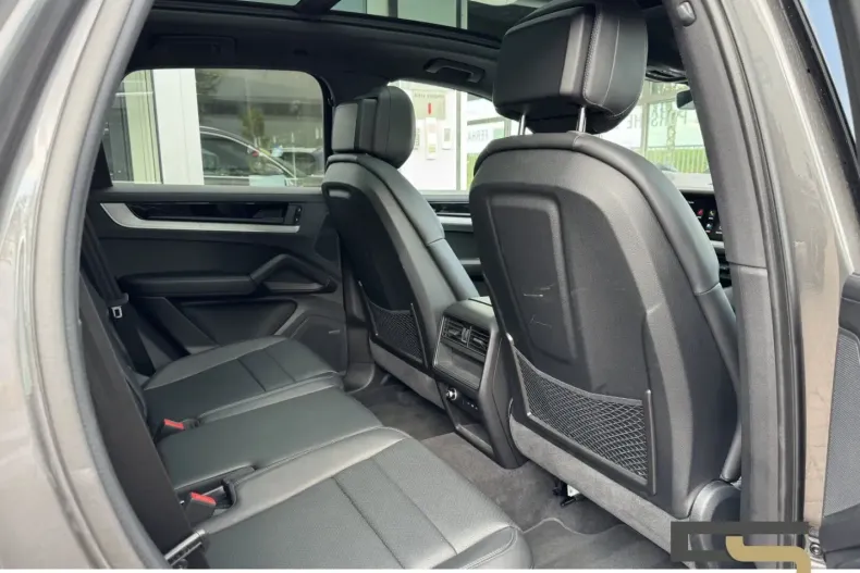 Porsche Cayenne din 2024 cu 8.919 km - oferta POR122519 - foto 19