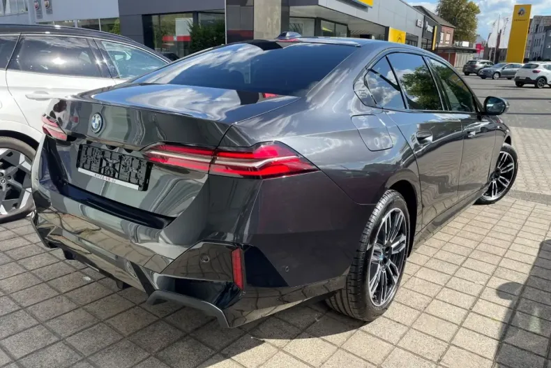 BMW 550 din 2024 cu 4.964 km - oferta BMW122539 - foto 4