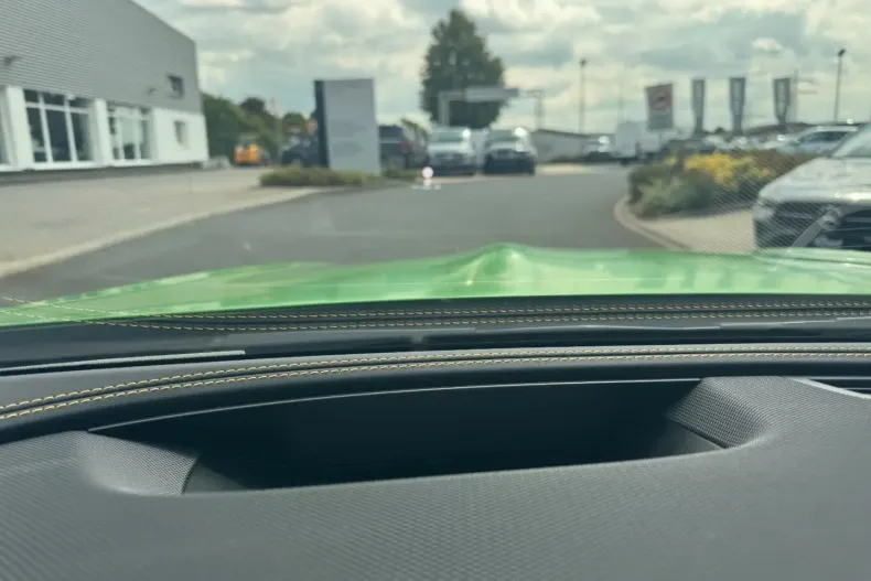 Mercedes-Benz AMG GT S din 2024 cu 5.600 km - oferta MER122596 - foto 18