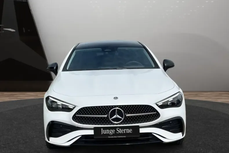 Mercedes-Benz CLE 300 din 2024 cu 4.752 km - oferta MER122603 - foto 1