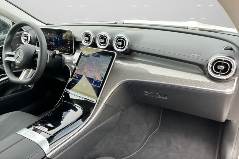 Mercedes-Benz CLE 300 din 2024 cu 4.752 km - oferta MER122603 - foto 6