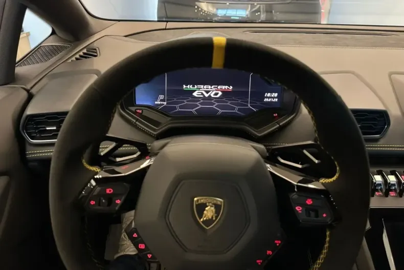 Lamborghini Huracán din 2021 cu 9.671 km - oferta LAM122605 - foto 4