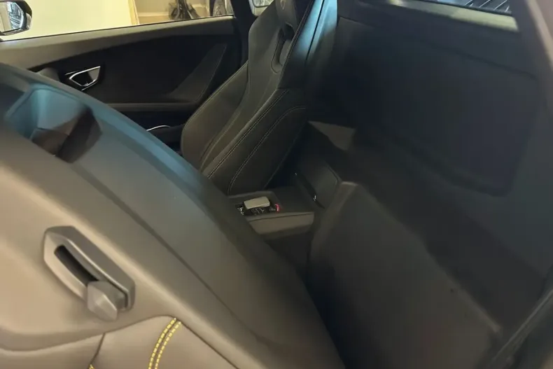 Lamborghini Huracán din 2021 cu 9.671 km - oferta LAM122605 - foto 9