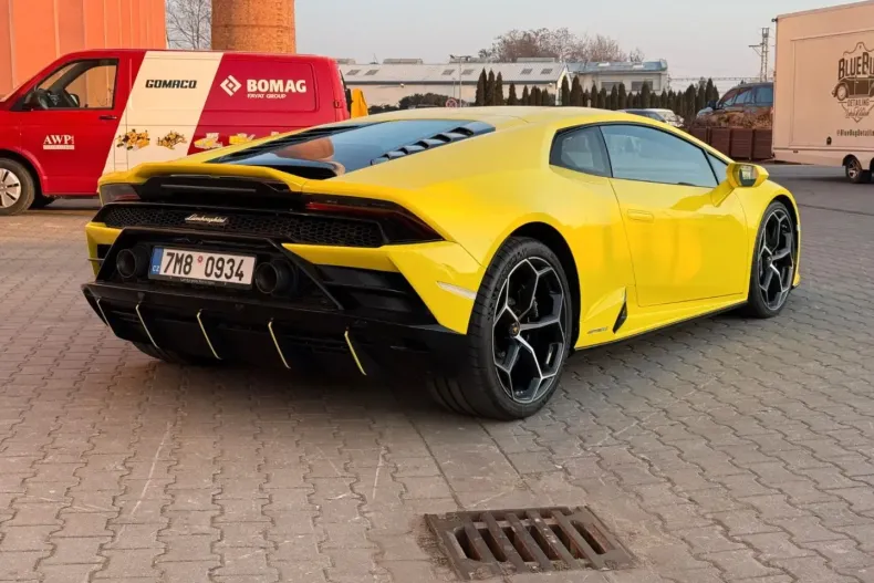 Lamborghini Huracán din 2021 cu 11.191 km - oferta LAM122609 - foto 4