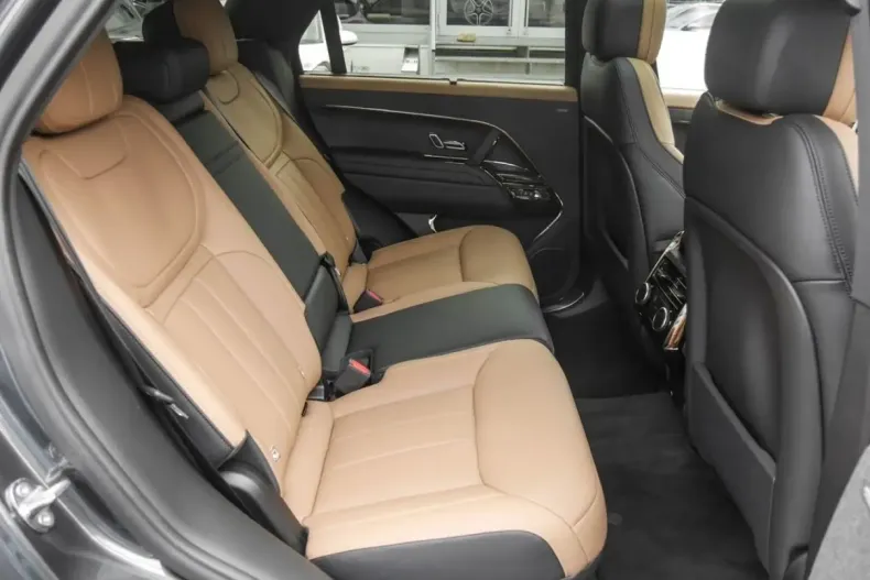 Land Rover Range Rover Sport din 2024 cu 7.600 km - oferta LAN122610 - foto 6