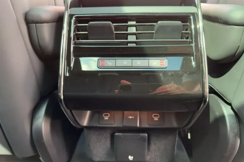 Land Rover Range Rover Sport din 2024 cu 8.587 km - oferta LAN122611 - foto 16