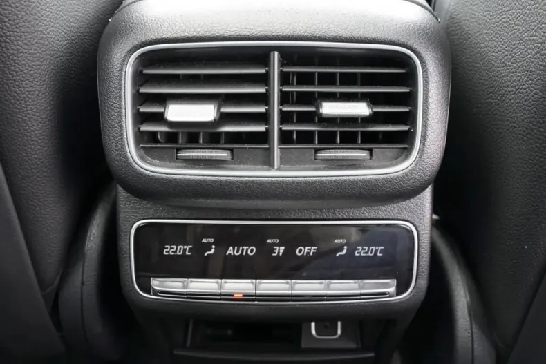 Mercedes-Benz GLE 400 din 2023 cu 15.900 km - oferta MER122618 - foto 12