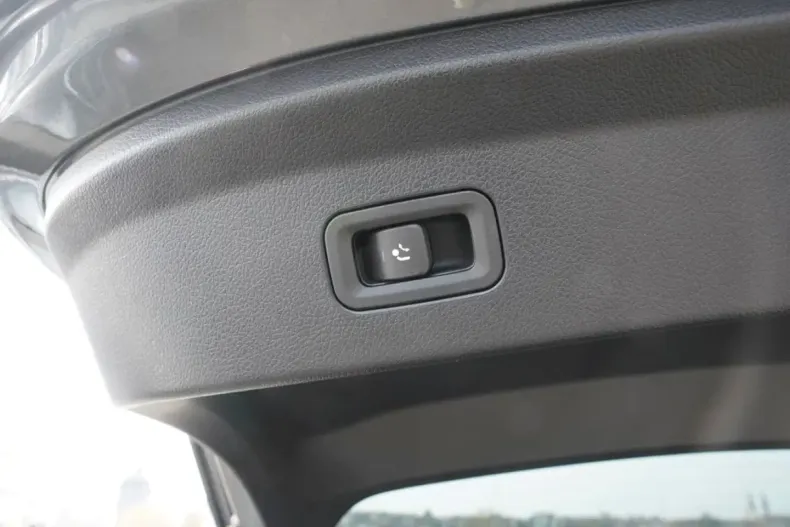 Mercedes-Benz GLE 400 din 2023 cu 15.900 km - oferta MER122618 - foto 19