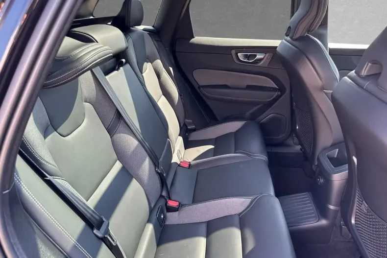 Volvo XC60 din 2024 cu 24.700 km - oferta VOL122619 - foto 8