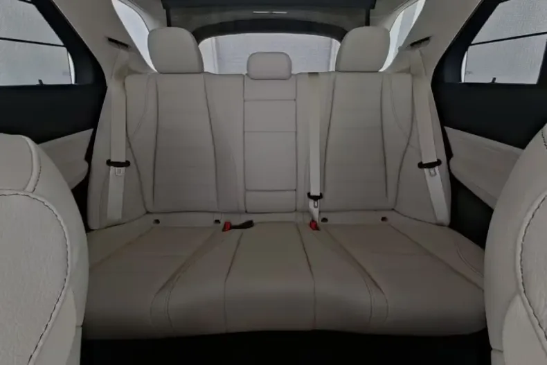 Mercedes-Benz GLE 450 din 2024 cu 8.988 km - oferta MER122639 - foto 3