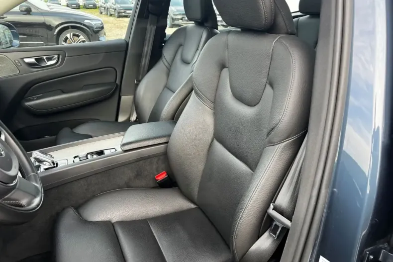 Volvo XC60 din 2020 cu 71.400 km - oferta VOL122643 - foto 4