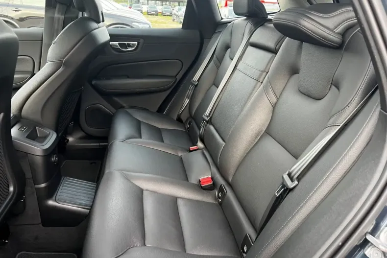 Volvo XC60 din 2020 cu 71.400 km - oferta VOL122643 - foto 6