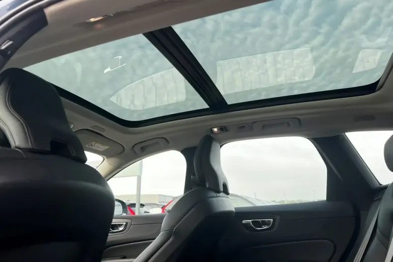 Volvo XC60 din 2020 cu 71.400 km - oferta VOL122643 - foto 8