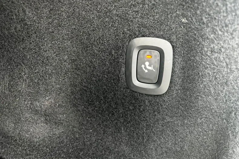 Volvo XC60 din 2020 cu 71.400 km - oferta VOL122643 - foto 11