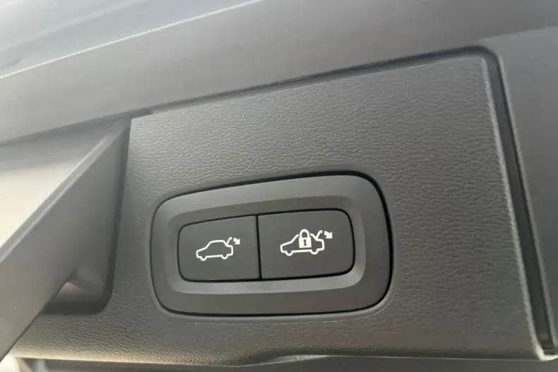 Volvo XC60 din 2020 cu 71.400 km - oferta VOL122643 - foto 14