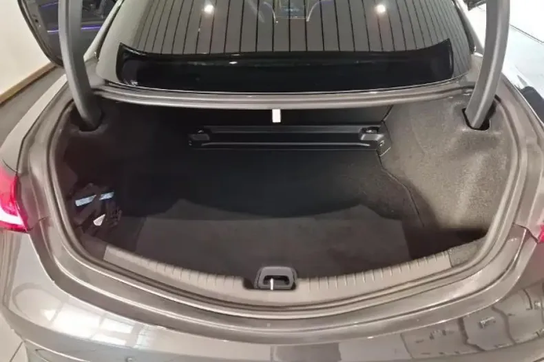 Mercedes-Benz CLE 200 din 2024 cu 9.100 km - oferta MER122644 - foto 8