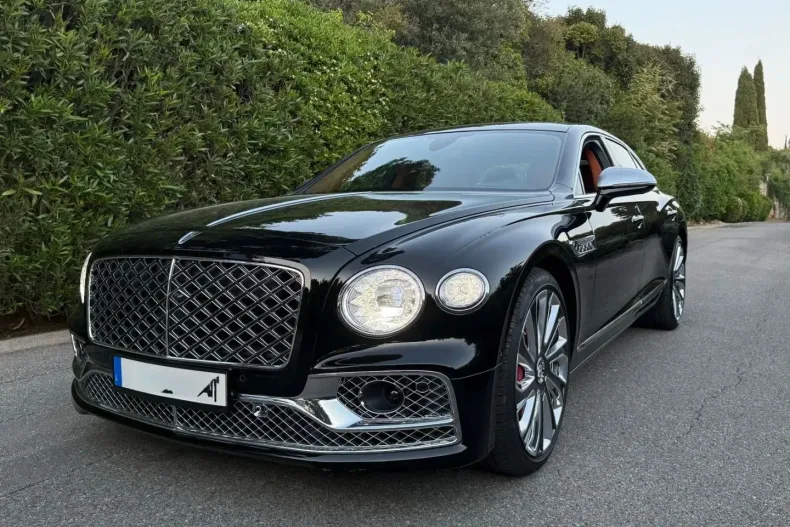 Bentley Flying Spur din 2023 cu 3.700 km - oferta BEN122656 - foto 1