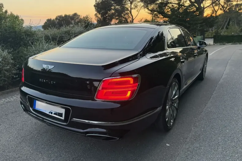 Bentley Flying Spur din 2023 cu 3.700 km - oferta BEN122656 - foto 4