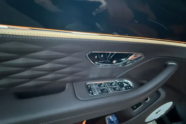 Bentley Flying Spur din 2023 cu 3.700 km - oferta BEN122656 - foto 14