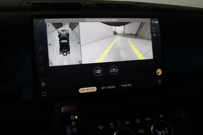 Land Rover Defender din 2024 cu 6.500 km - oferta LAN122658 - foto 13