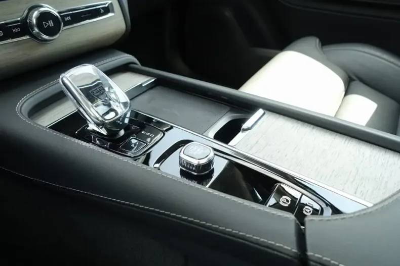 Volvo XC90 din 2024 cu 21.150 km - oferta VOL122660 - foto 18