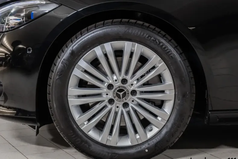 Mercedes-Benz C 220 din 2024 cu 3.339 km - oferta MER122662 - foto 6