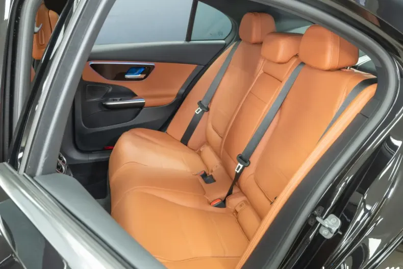 Mercedes-Benz C 220 din 2024 cu 3.339 km - oferta MER122662 - foto 13