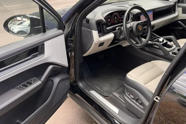 Porsche Cayenne din 2023 cu 52.700 km - oferta POR122663 - foto 4