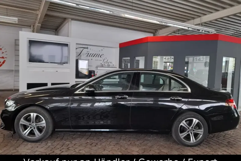 Mercedes-Benz E 200 din 2020 cu 48.665 km - oferta MER122673 - foto 2