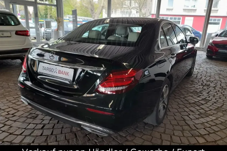 Mercedes-Benz E 200 din 2020 cu 48.665 km - oferta MER122673 - foto 6